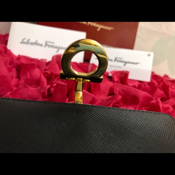2️⃣2️⃣5️⃣ Salvatore Ferragamo Wallet - Picture 10 of 16